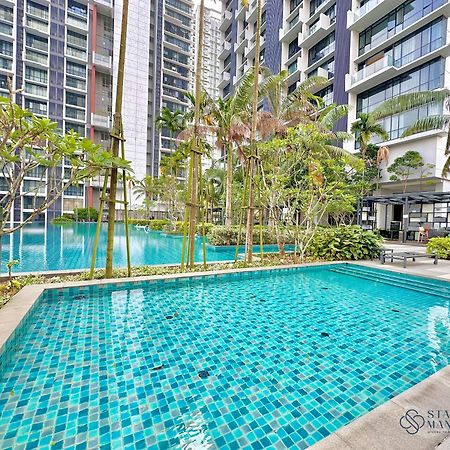 Grand Medini Residence Nusajaya By Stayrene ภายนอก รูปภาพ